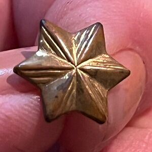 Vintage 6 Point Faceted Gold Star Military Lapel Pin 1/2"